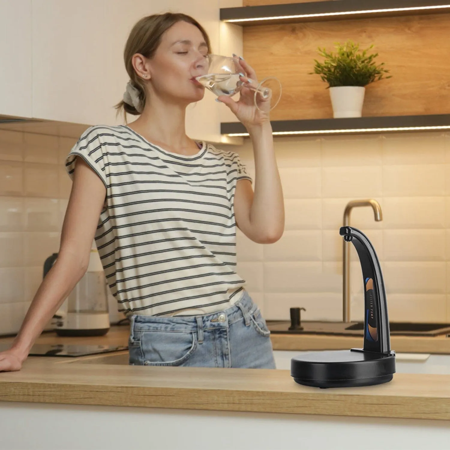 Water Bottle Dispenser USB Rechargeable Mini Water Jug for 1-5 Gallon Water Jugs